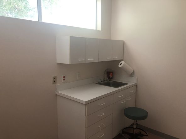 Orange Park Dental Office For Lease: 2045 Professional Center Dr, Orange Park, FL 32073